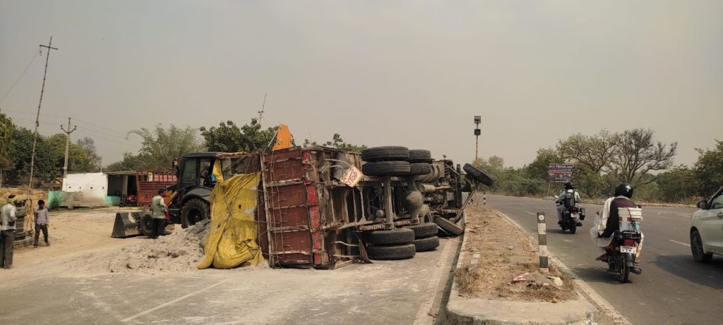 Truck Accident In Jaunpur