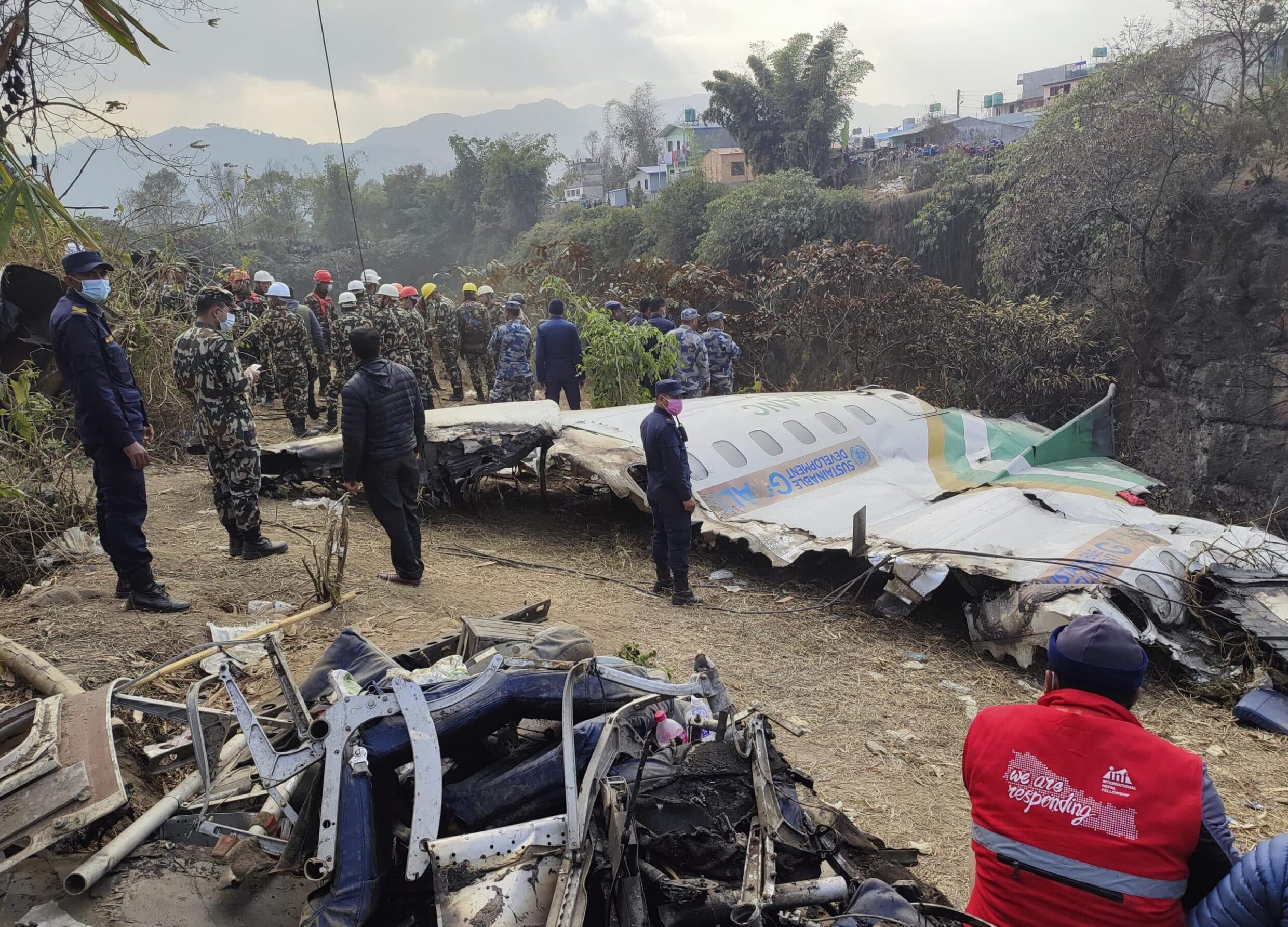 Nepal Plane Crash | 10 सेकंड में नेपाल प्लेन क्रैश और खौफनाक मंजर लैंडिंग से पहले पायलट ने लिया था ये फैसला